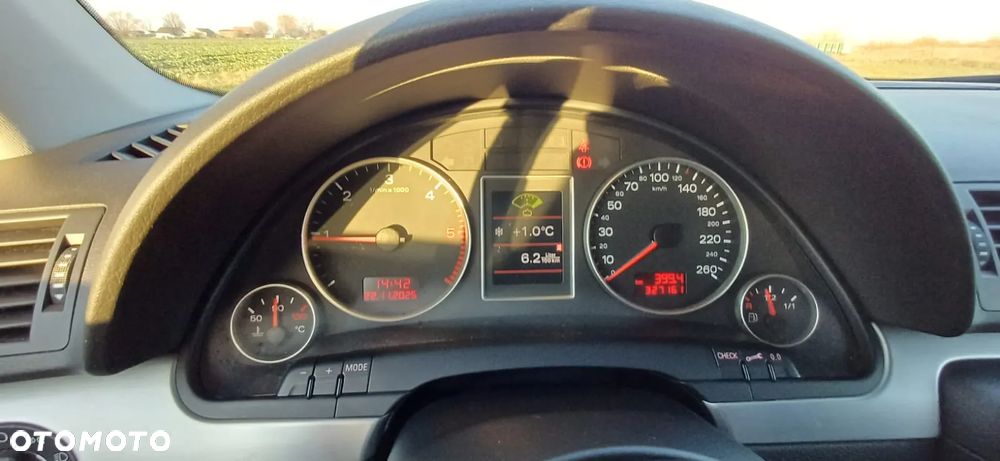 Audi A4 Avant 2.0 TDI DPF - 9