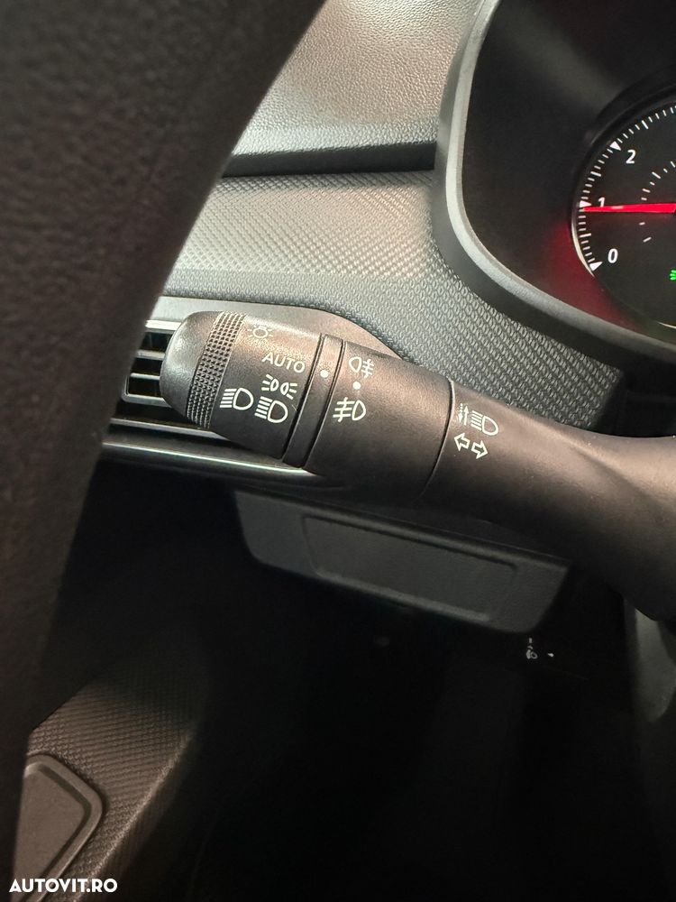Dacia Logan TCe 90 Essential - 26