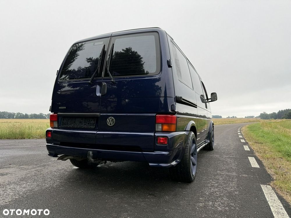 Volkswagen Multivan - 31