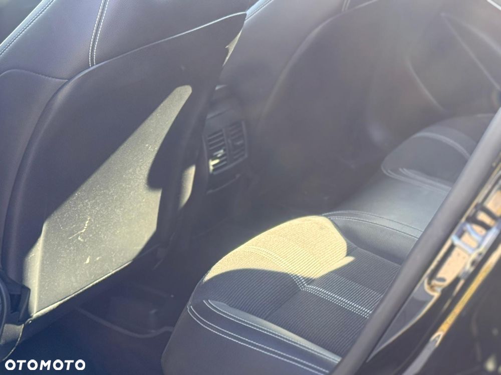 Mercedes-Benz GLA 180 d - 18