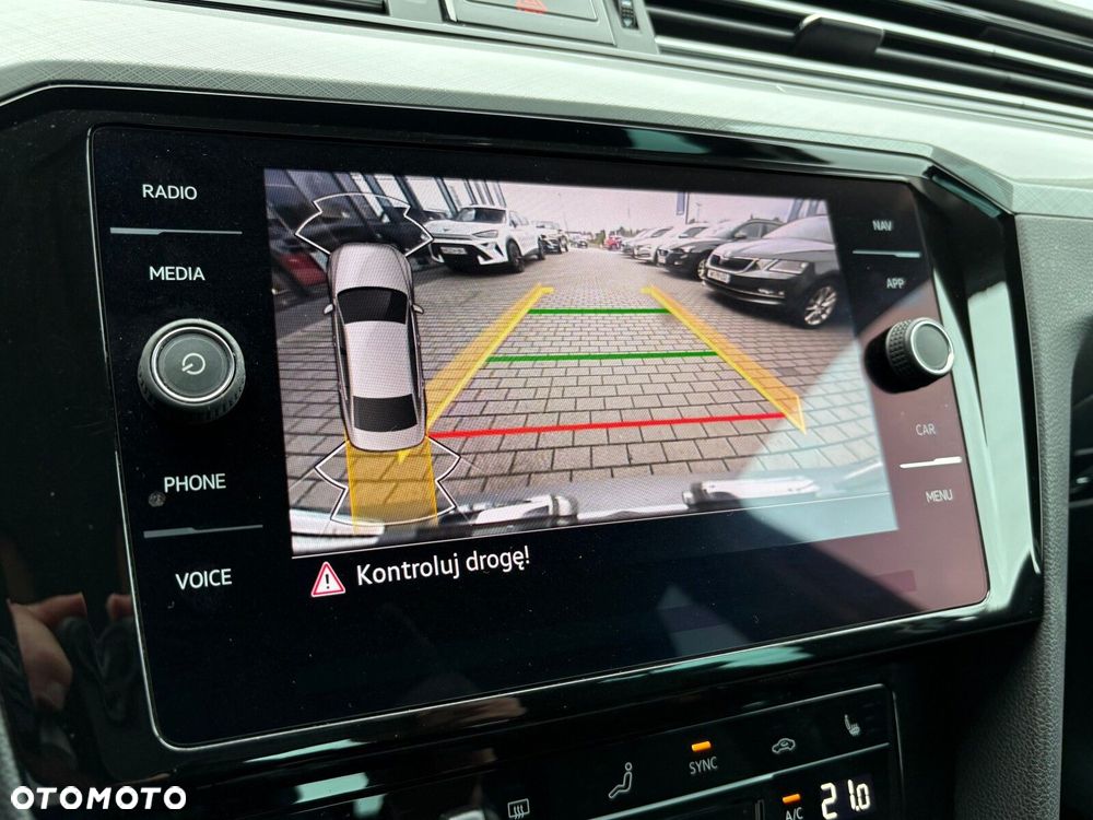 Volkswagen Passat - 30