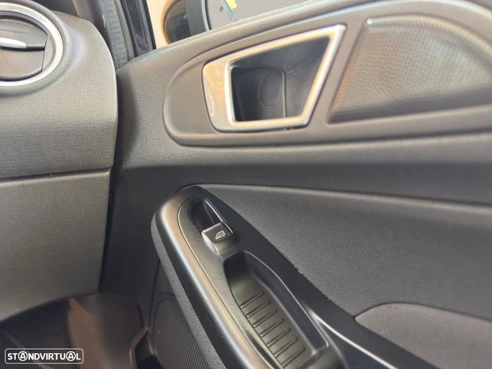 Ford Fiesta 1.0 EcoBoost ST-Line - 19