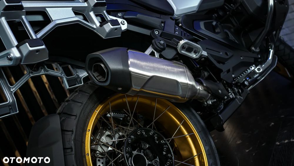 BMW R - 8