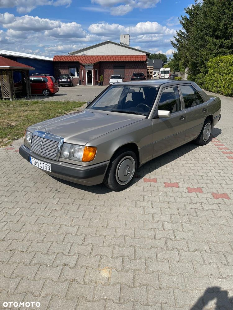 Mercedes-Benz W124 (1984-1993) - 39