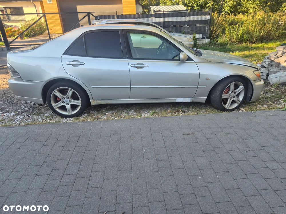 Lexus Is 2002 photo 5