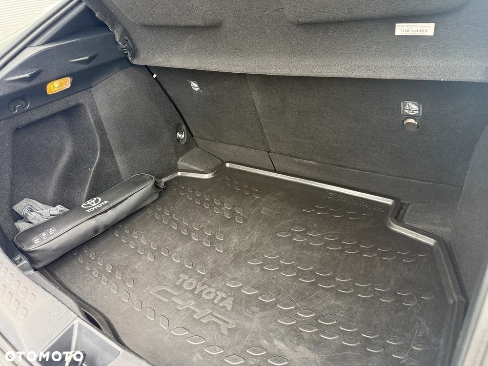 Toyota C-HR 1.8 Hybrid GPF GR Sport - 32