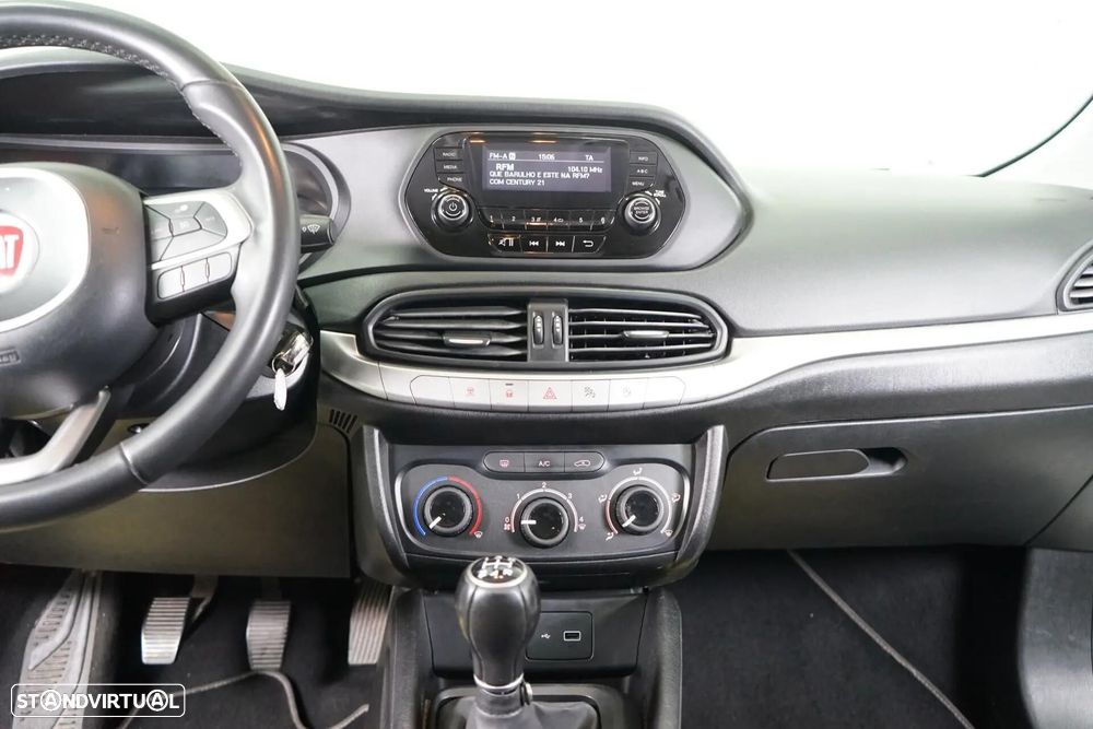 Fiat Tipo Station Wagon 1.3 M-Jet Street - 26