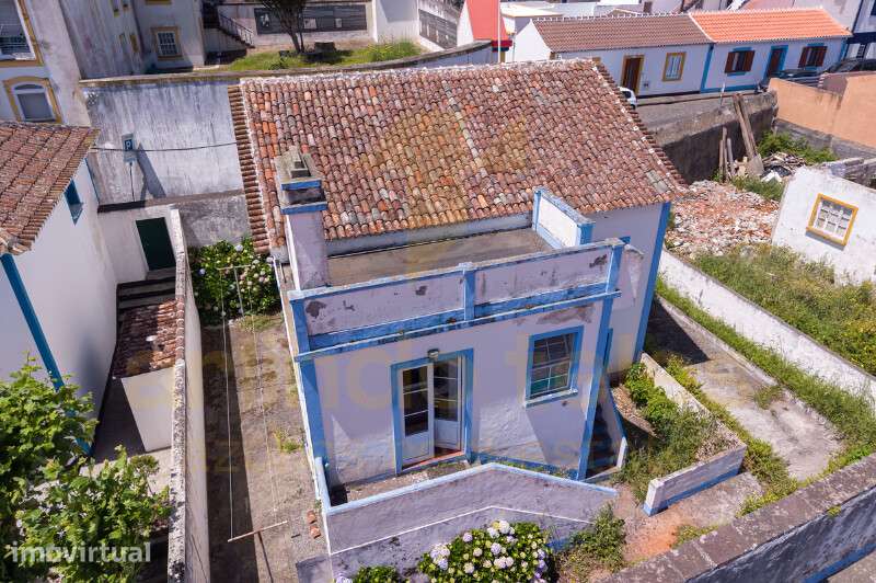 Moradia T3 com Quintal e Vista Panorâmica – A escassos passos da Baía - Grande imagem: 2/33
