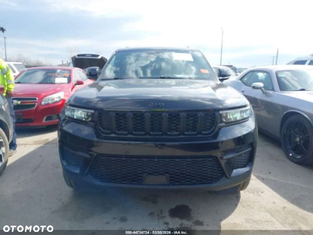Jeep Grand Cherokee - 8