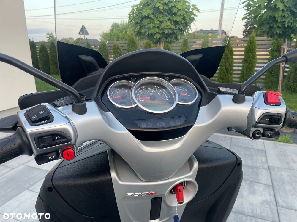 Piaggio MP-3 - 5