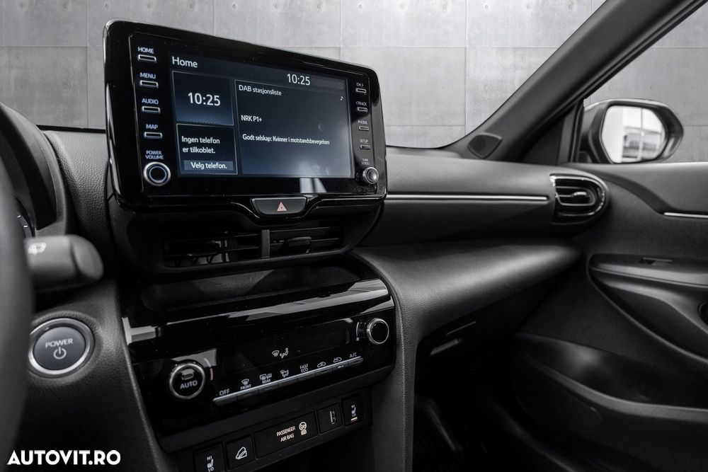 Toyota Yaris Cross 1.5 VVT-i HSD 4x4 Dynamic - 19