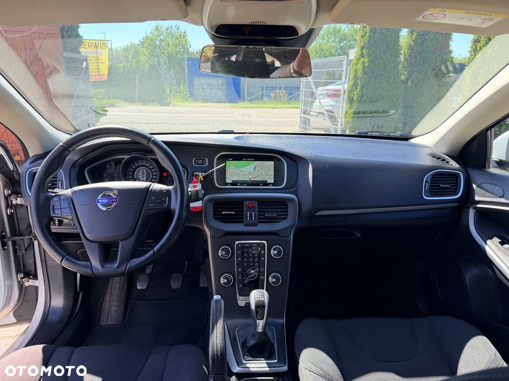 Volvo V40 D2 Momentum - 14