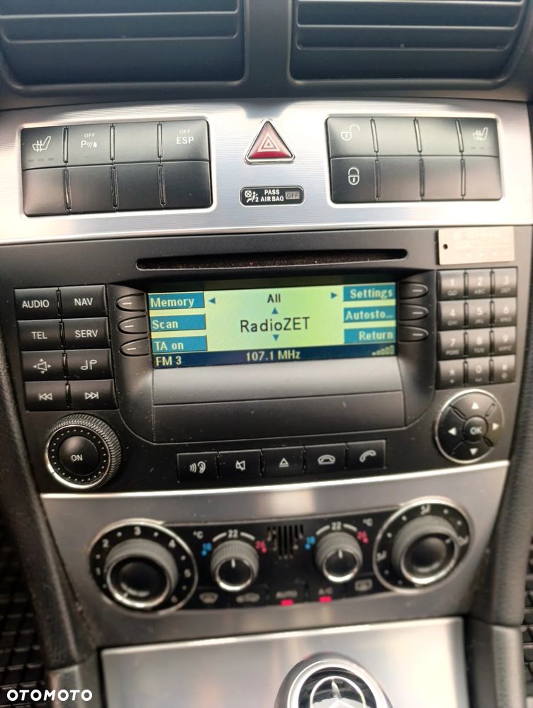 Mercedes-Benz Klasa C 180 Kompressor Automatik Avantgarde Sport Edition - 27