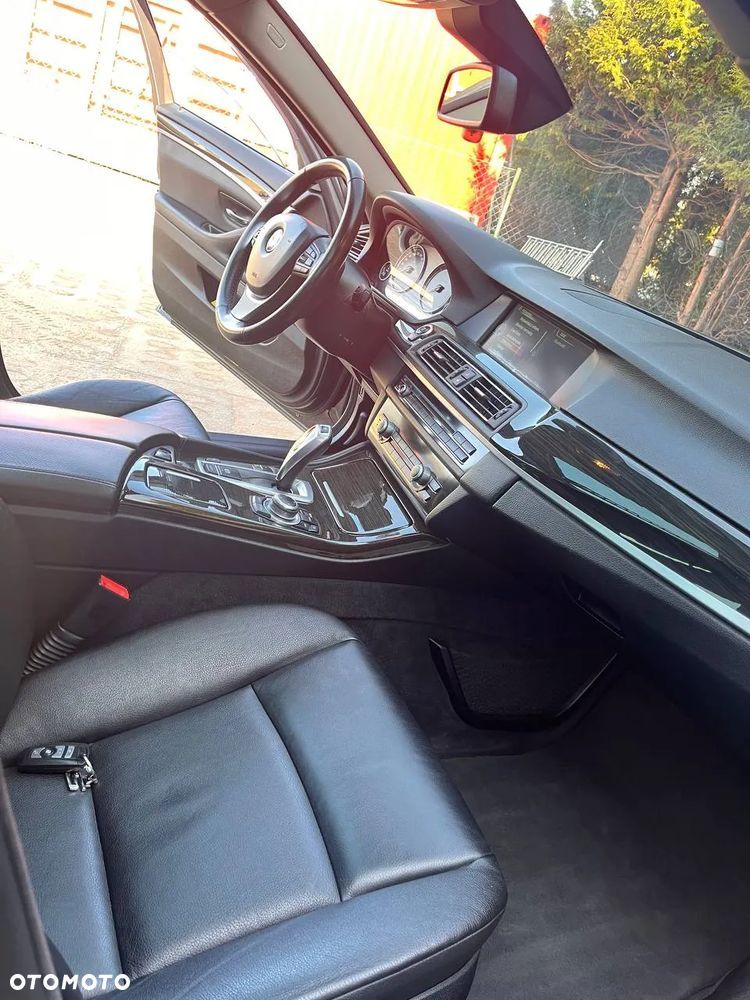 BMW Seria 5 525d - 19
