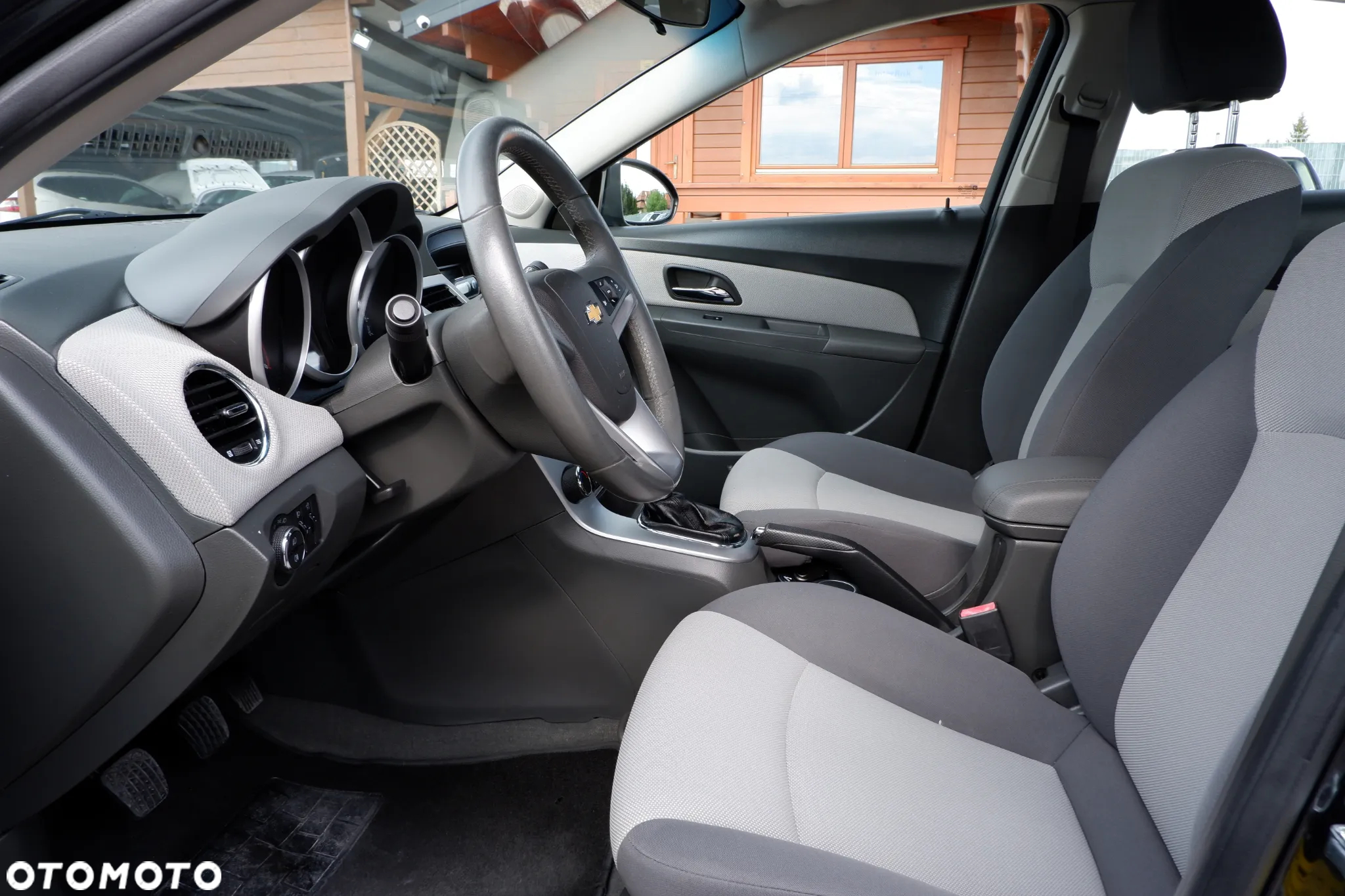 Chevrolet Cruze 1.6 LS - 26
