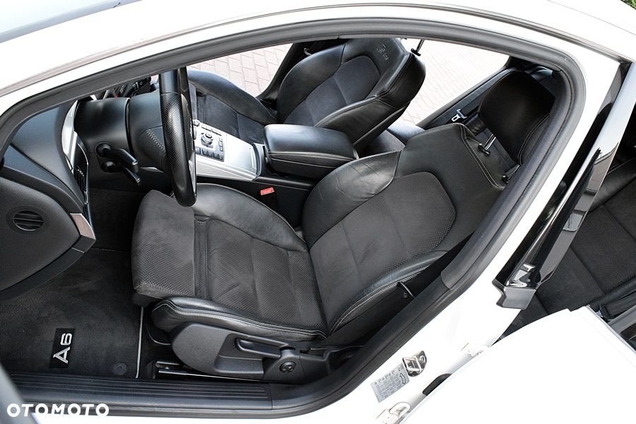 Audi A6 Avant 2.7 TDI DPF quattro tiptronic - 25
