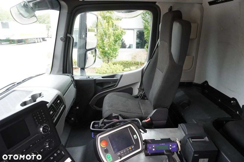 Mercedes-Benz Antos 3240 8x2 / HDS Tajfun 5 t / Zabudowa Śmieciarka Farid Industries / 3 osie skrętne - 13