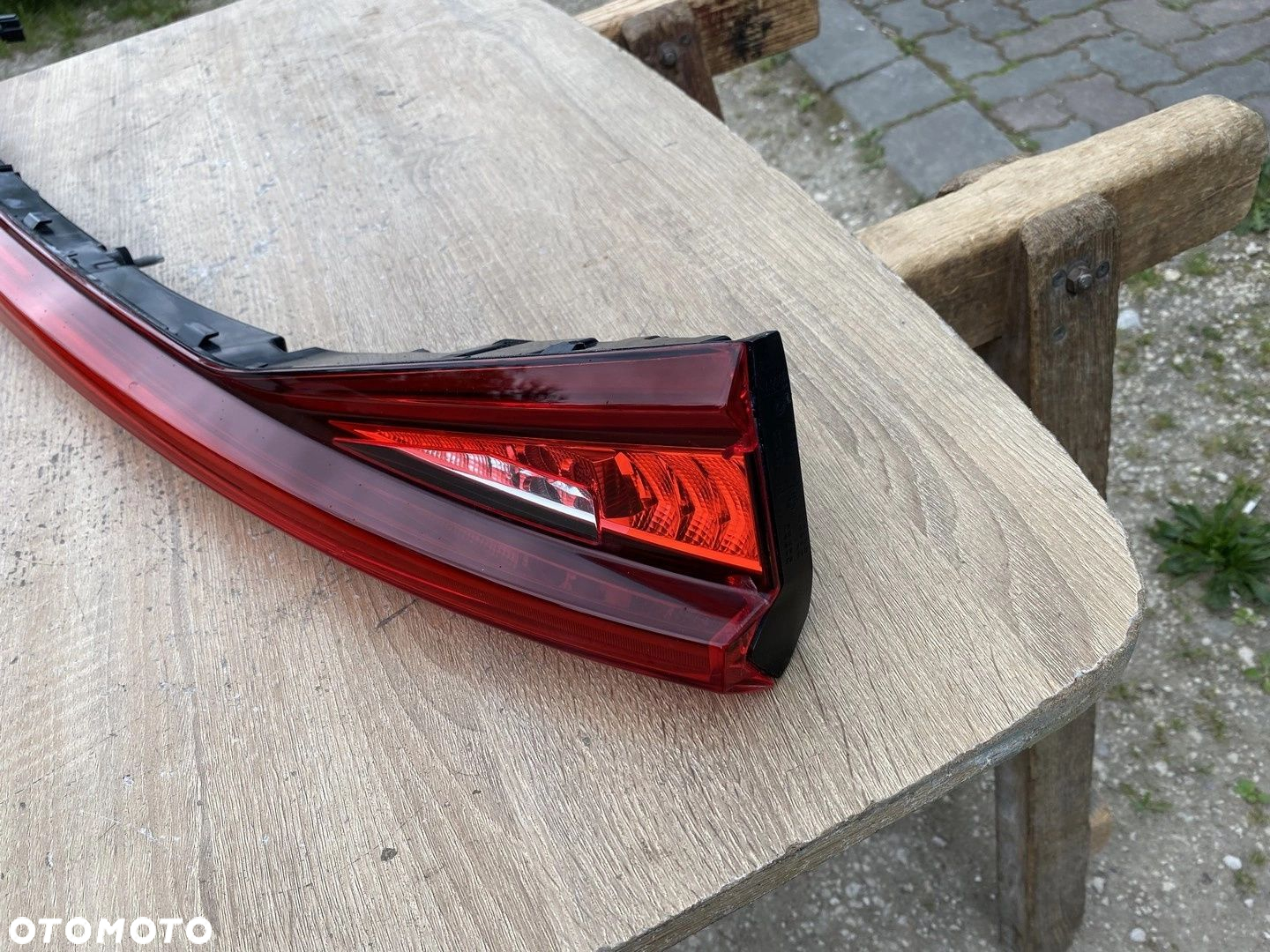 LAMPA TYLNA BLENDA NA KLAPĘ SEAT LEON IV 5FA945307G - 3