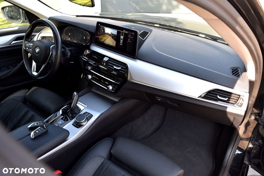 BMW Seria 5 530i xDrive Luxury Line sport - 18