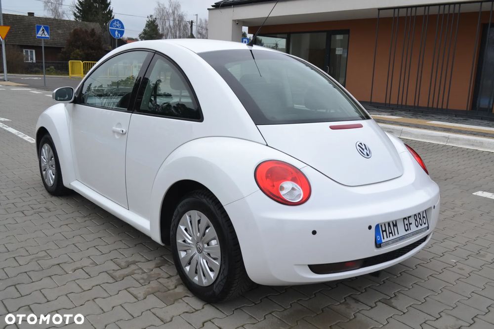 Volkswagen New Beetle - 4