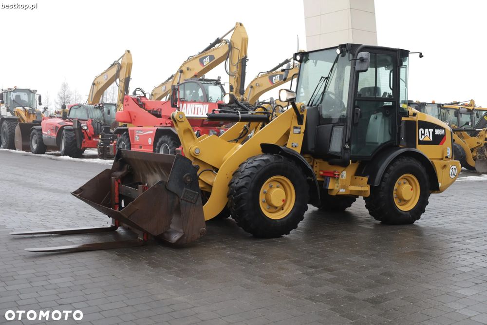 Caterpillar CAT 906M - 15
