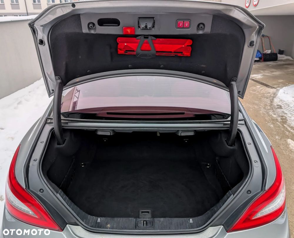 Mercedes-Benz CLS 350 CDI 4-Matic BlueEff - 24