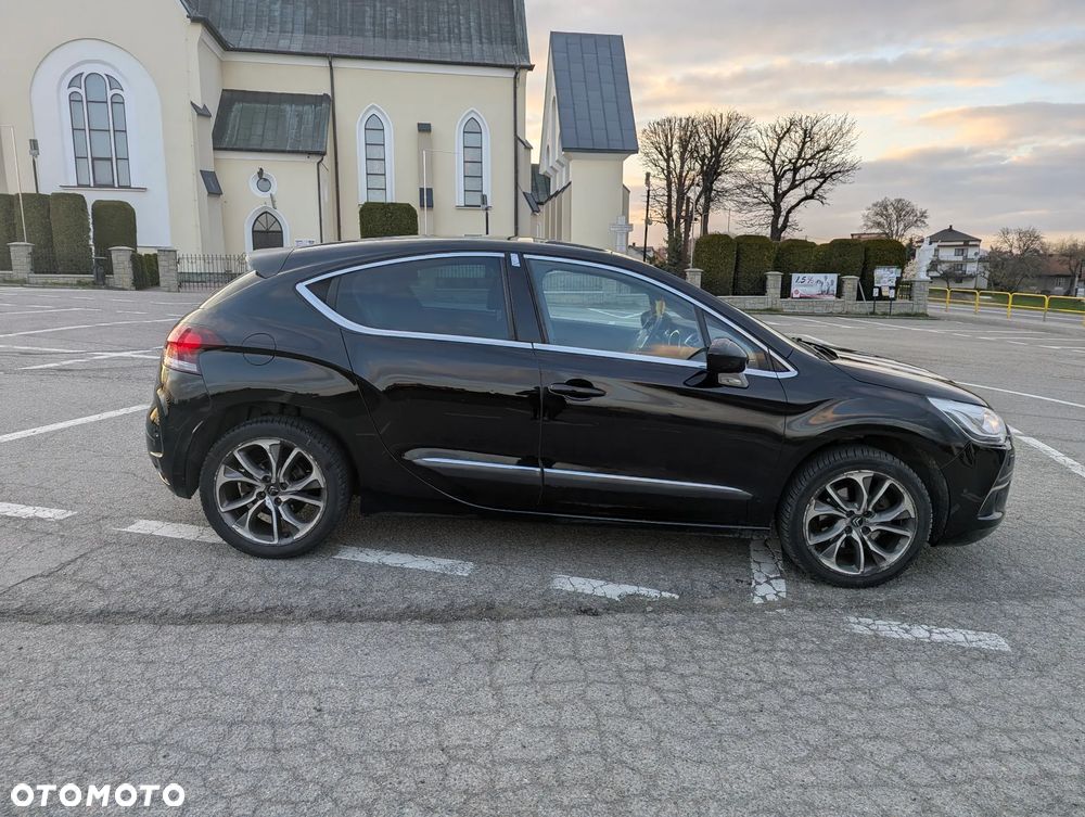 Citroën DS4 HDi 165 SportChic - 4