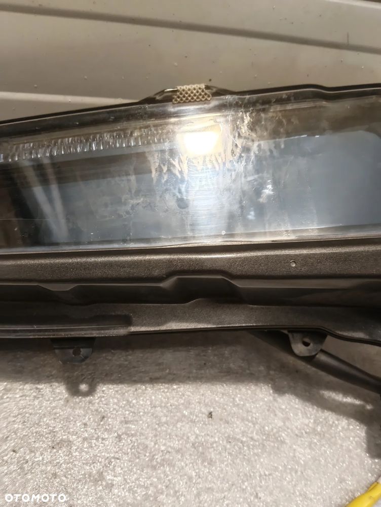 Lexus LC LC500 LAMPA TYLNA PRAWA STRONA KOITO 11-19 - 2