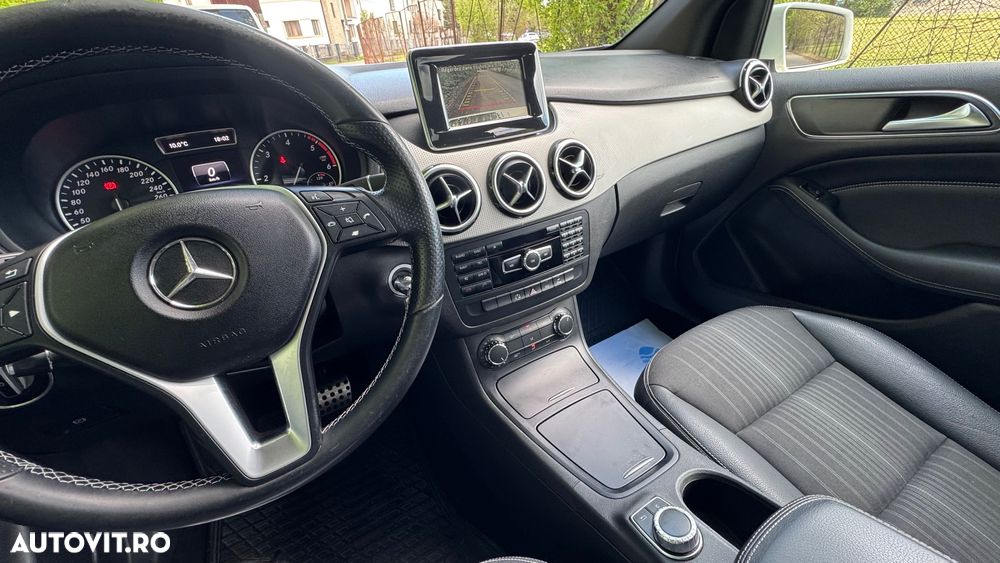 Mercedes-Benz B 200 - 12