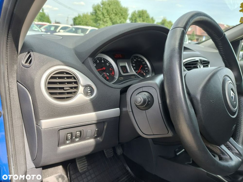 Renault Clio - 9