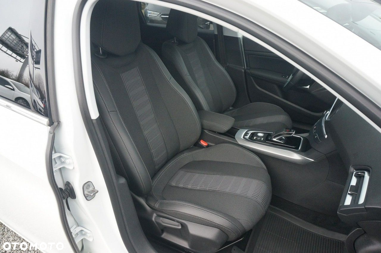 Peugeot 308 1.5 BlueHDi Allure Pack S&S EAT8 - 29