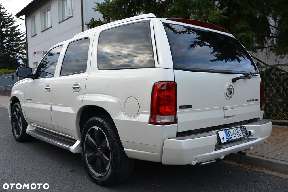 Cadillac Escalade - 6