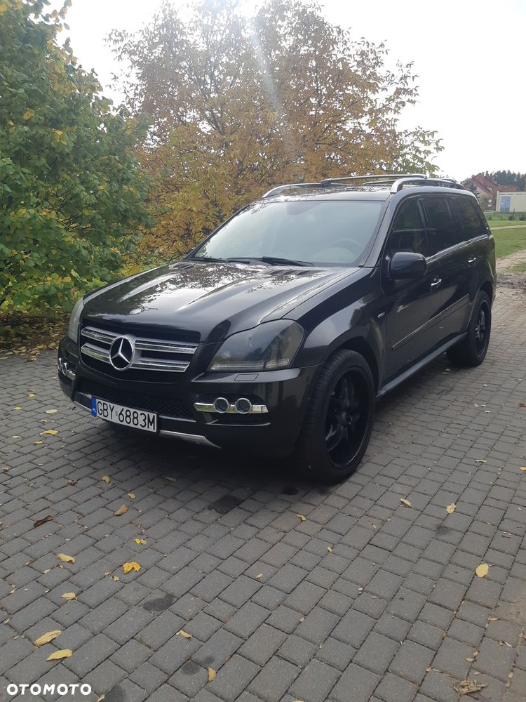 Mercedes-Benz GL - 13