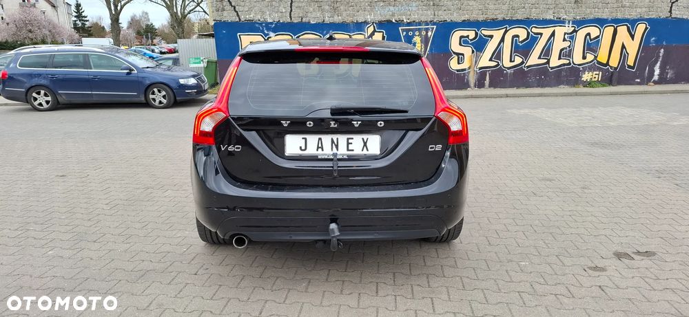 Volvo V60 D2 Summum - 9