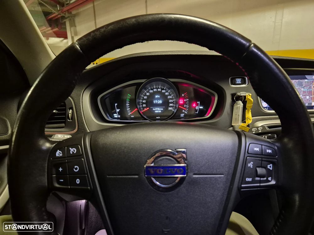 Volvo V40 Cross Country 2.0 D2 Summum - 22