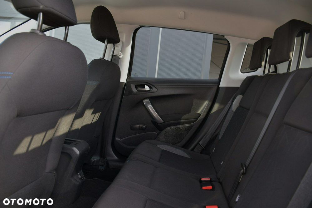 Peugeot 2008 1.2 Pure Tech Style - 14