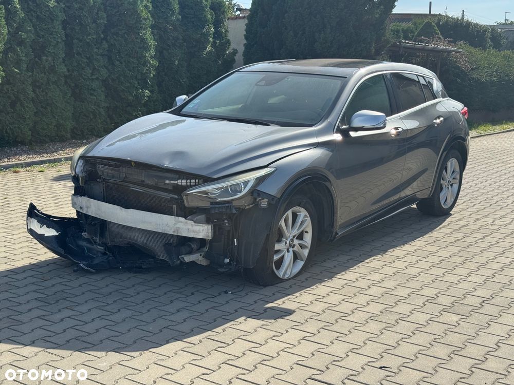 Infiniti Q30 2017 photo 2