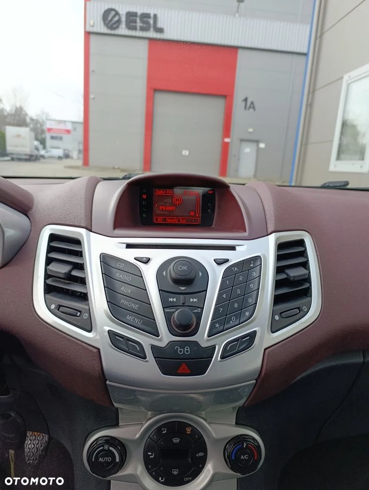 Ford Fiesta 1.25 Titanium - 26