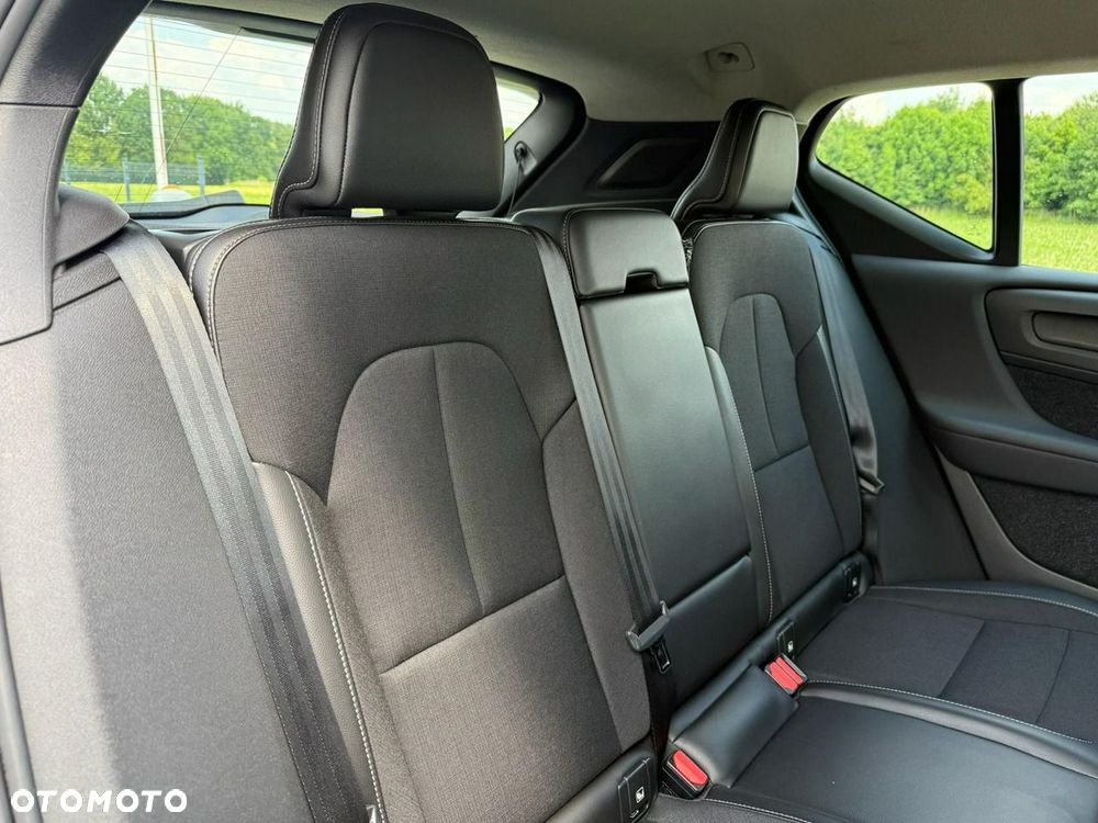 Volvo XC 40 D3 Momentum - 22