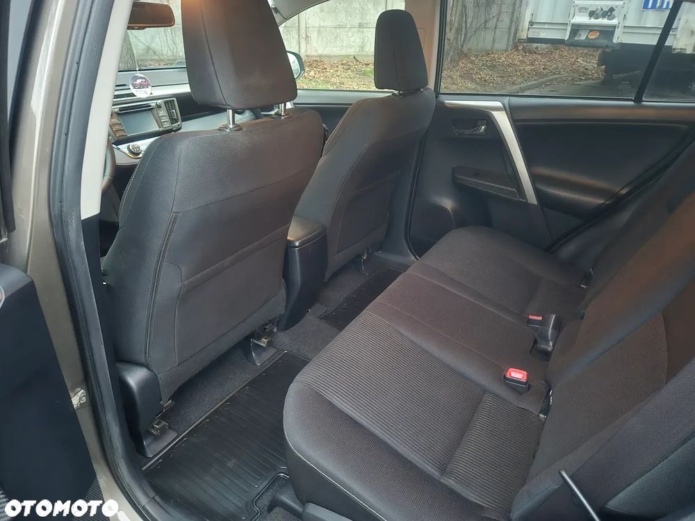 Toyota RAV4 2.0 D-4D Active - 9