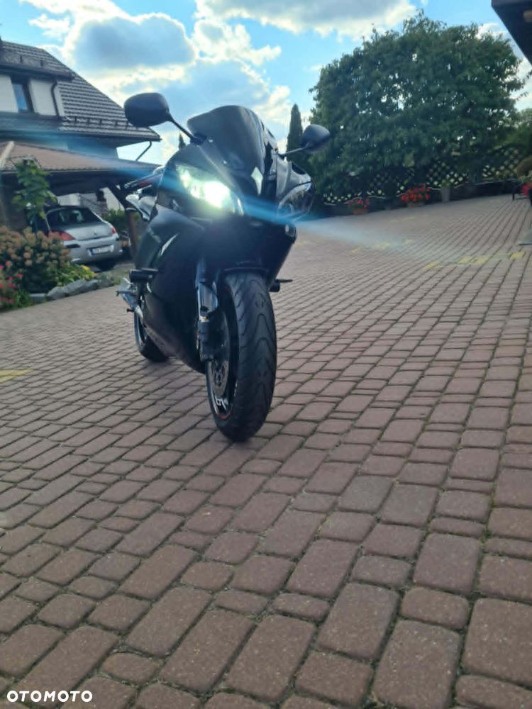 Yamaha R6 - 4