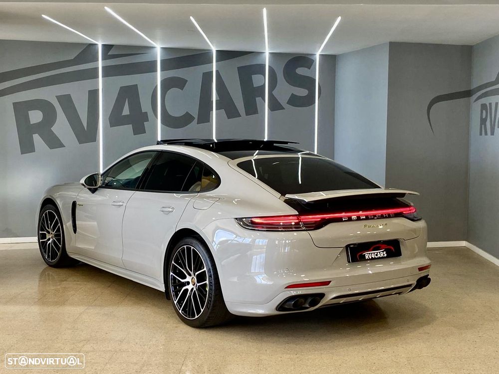 Porsche Panamera 4 E-Hybrid - 12