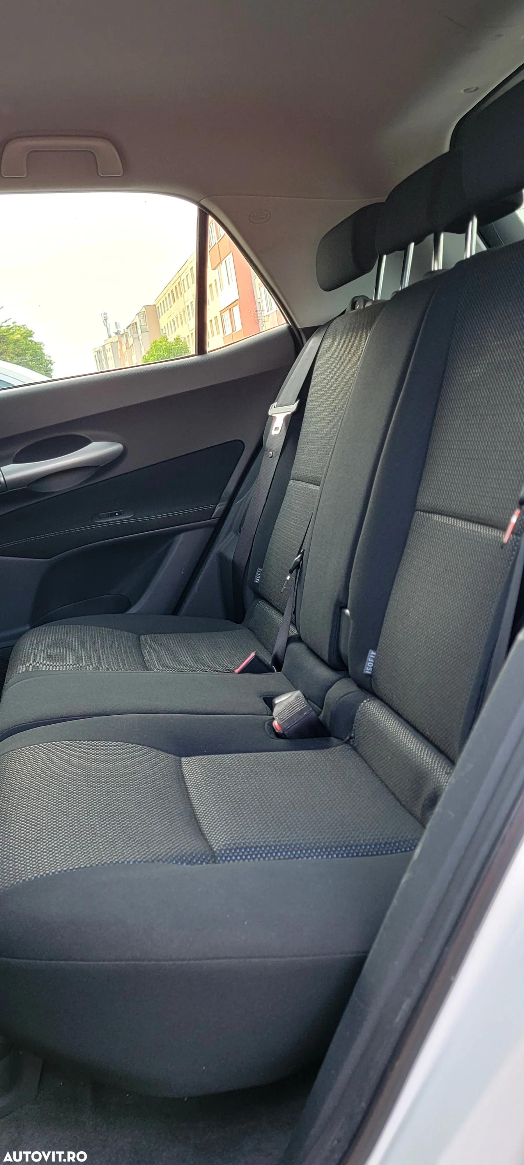 Toyota Auris 1.8 L VVT-i HSD Luna - 8