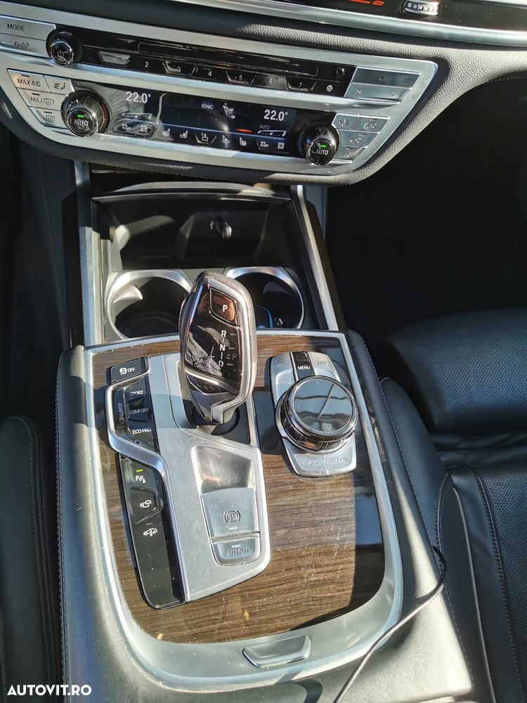 BMW Seria 7 750Ld xDrive - 28