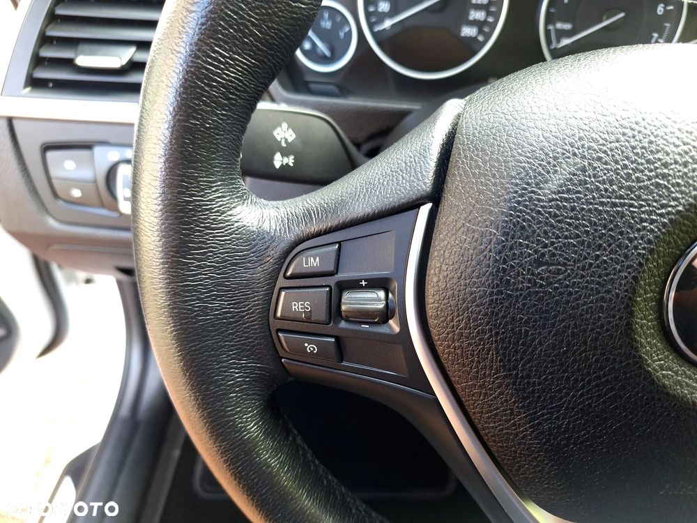 BMW Seria 3 320i Luxury Line - 21