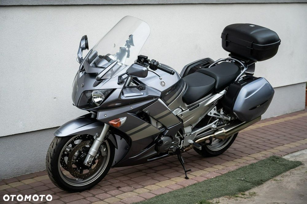 Yamaha FJR - 8