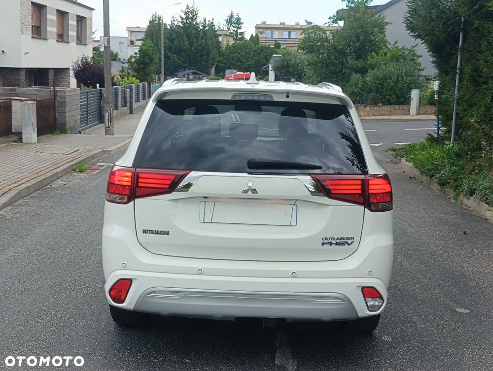 Mitsubishi Outlander 2.4 4WD Diamant+ - 27