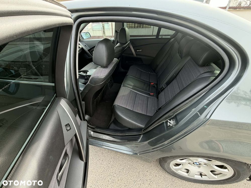 BMW Seria 5 520i - 12
