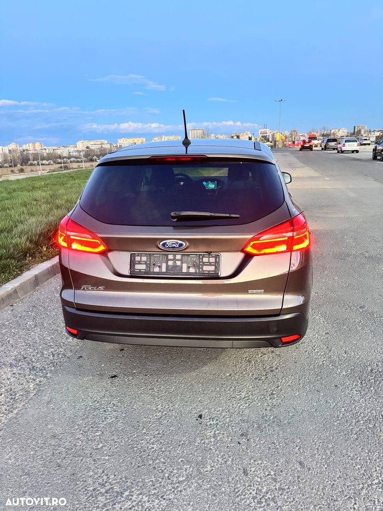 Ford Focus 1.0 EcoBoost Titanium - 3