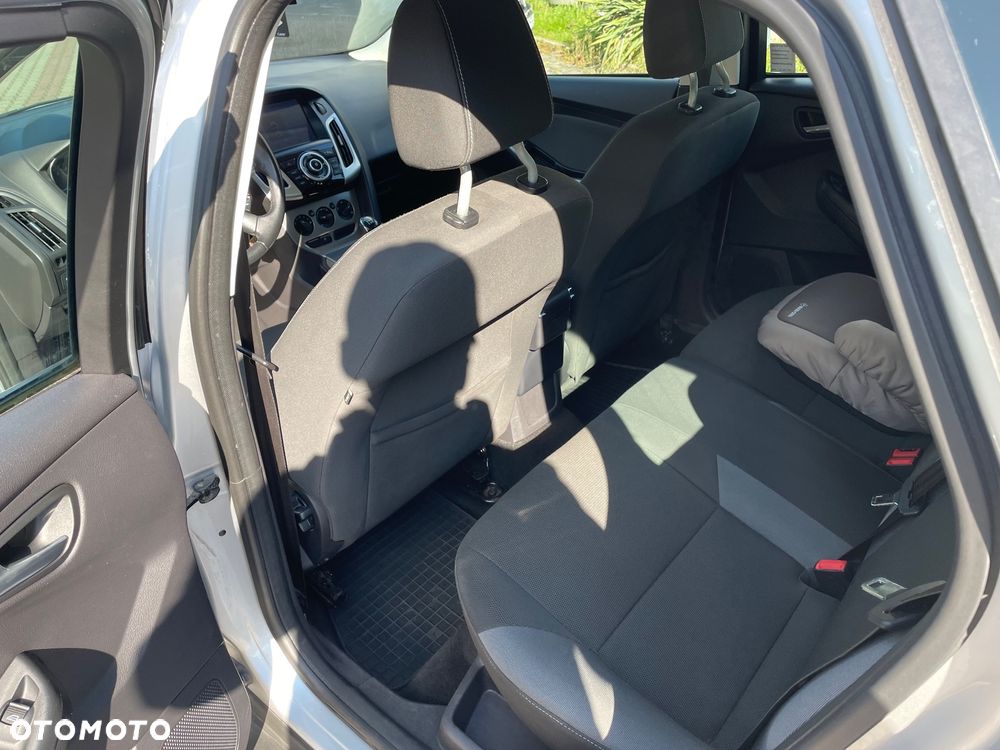 Ford Focus 1.6 Ambiente - 6